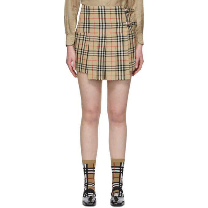 Click to view more detailed imagery on our partner's website Burberry Zoe Vintage Check Asymmetrical Wool Kilt In Archive Beige Ip Chk