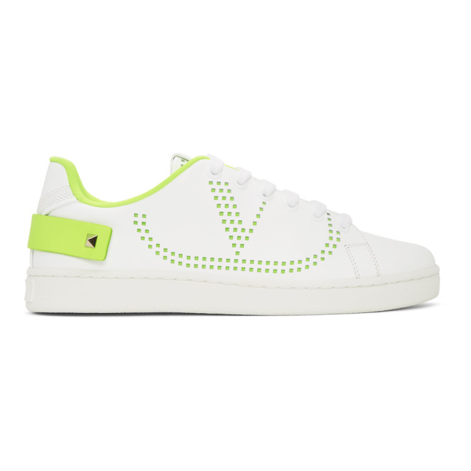 VALENTINO VALENTINO WHITE AND GREEN VALENTINO GARAVANI VLOGO BACKNET SNEAKERS