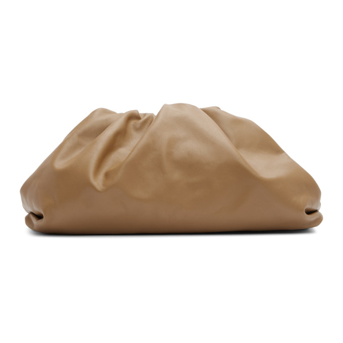 BOTTEGA VENETA BOTTEGA VENETA TAN THE POUCH CLUTCH