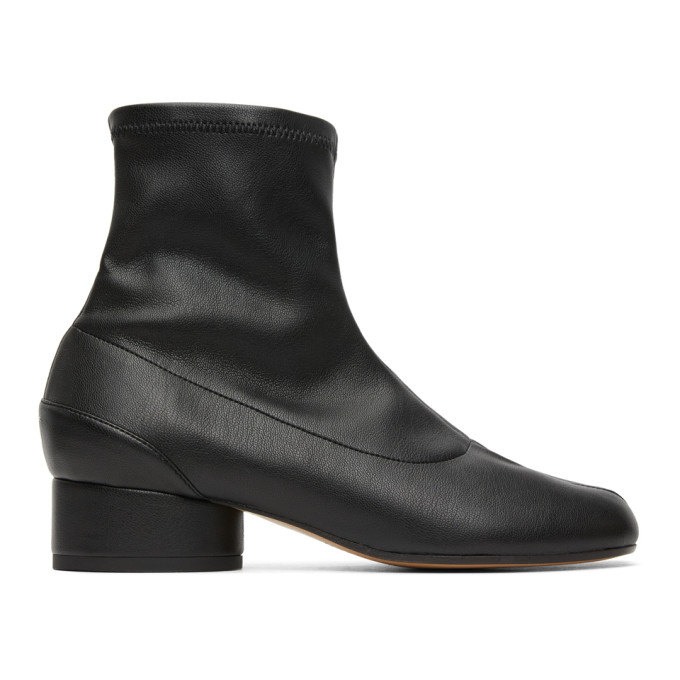 Click to view more detailed imagery on our partner's website Maison Margiela Black Tabi 30 Leather Ankle Boots In T8013 Black