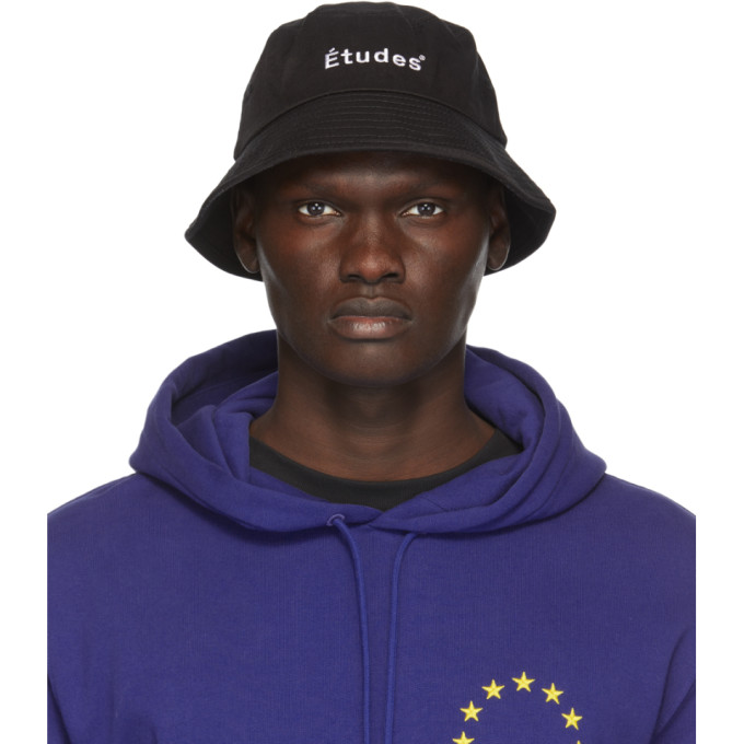 Etudes Black Training Bucket Hat от 