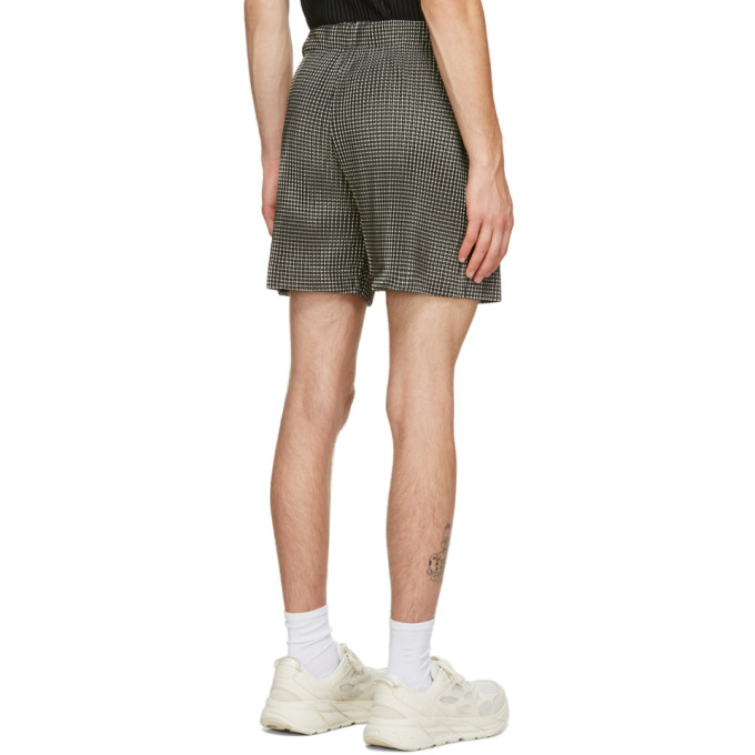 ISSEY MIYAKE HOMME PLISSE ISSEY MIYAKE BLACK GINGHAM HOLOGRAM SHORTS