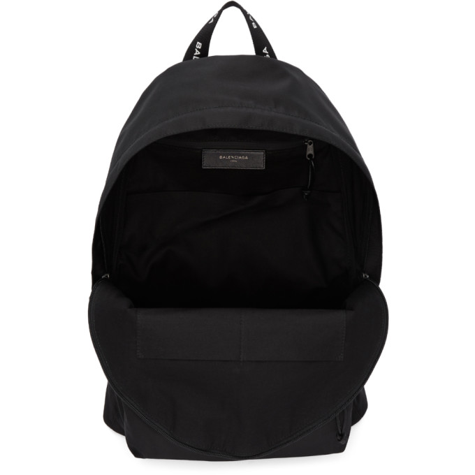 Black Nylon Explorer Backpack展示图