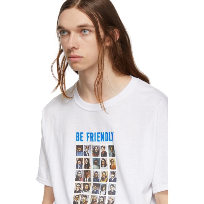 白色“Be Friendly With New Students” T 恤展示图