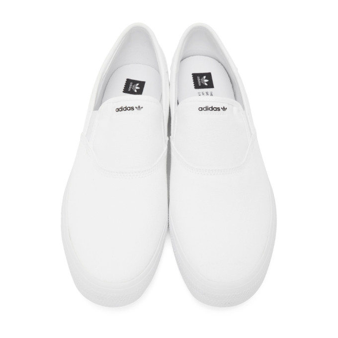 白色 3MC 无带运动鞋展示图