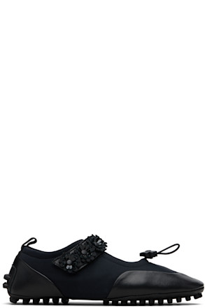 Black Bess Sneakers