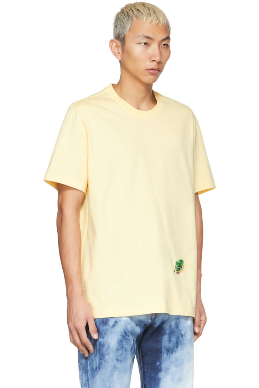 Short sleeve vegetable dyed cotton jersey T-shirt in yellow.

· Rib knit crewneck collar 
· Graphic logo embroidered at waist in multicolor

Supplier color: Lettuce