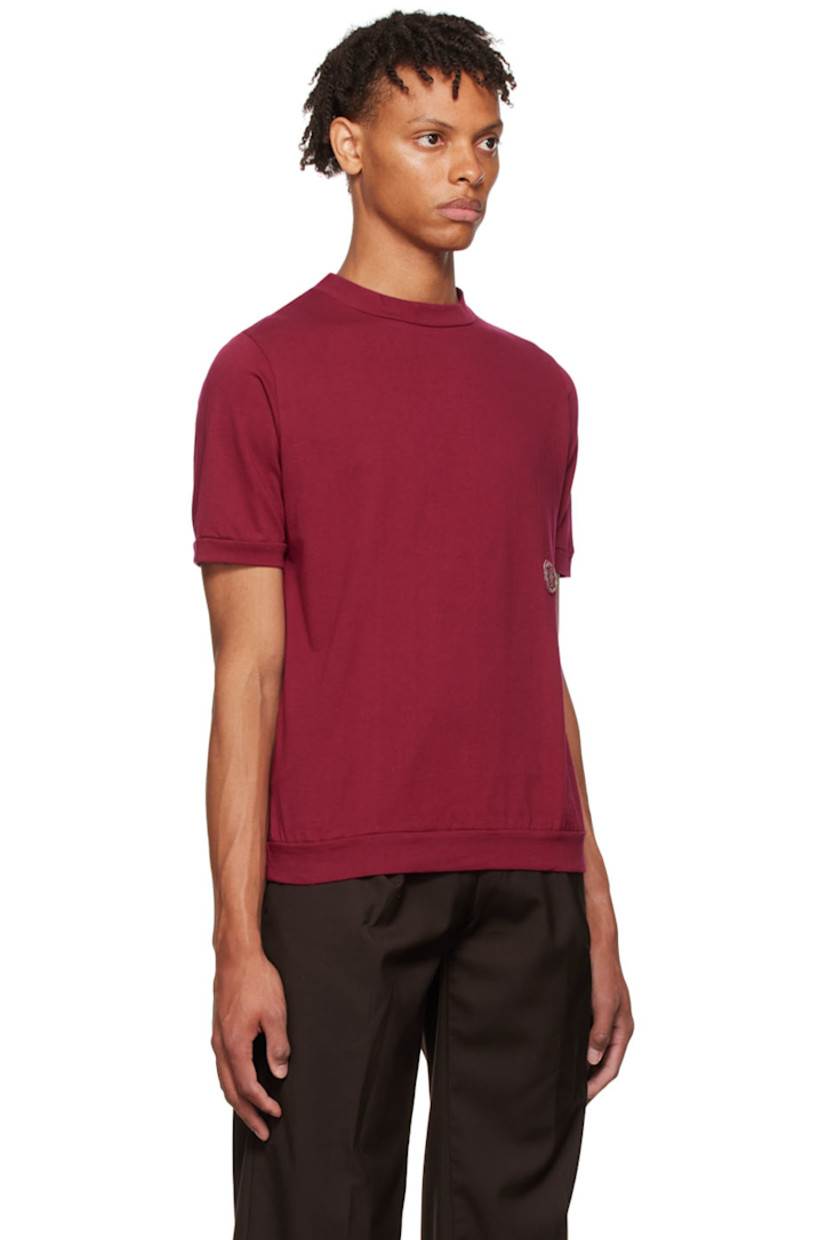 Cotton jersey T-shirt.

· Crewneck
· Logo patch at front

Supplier color: Burgundy