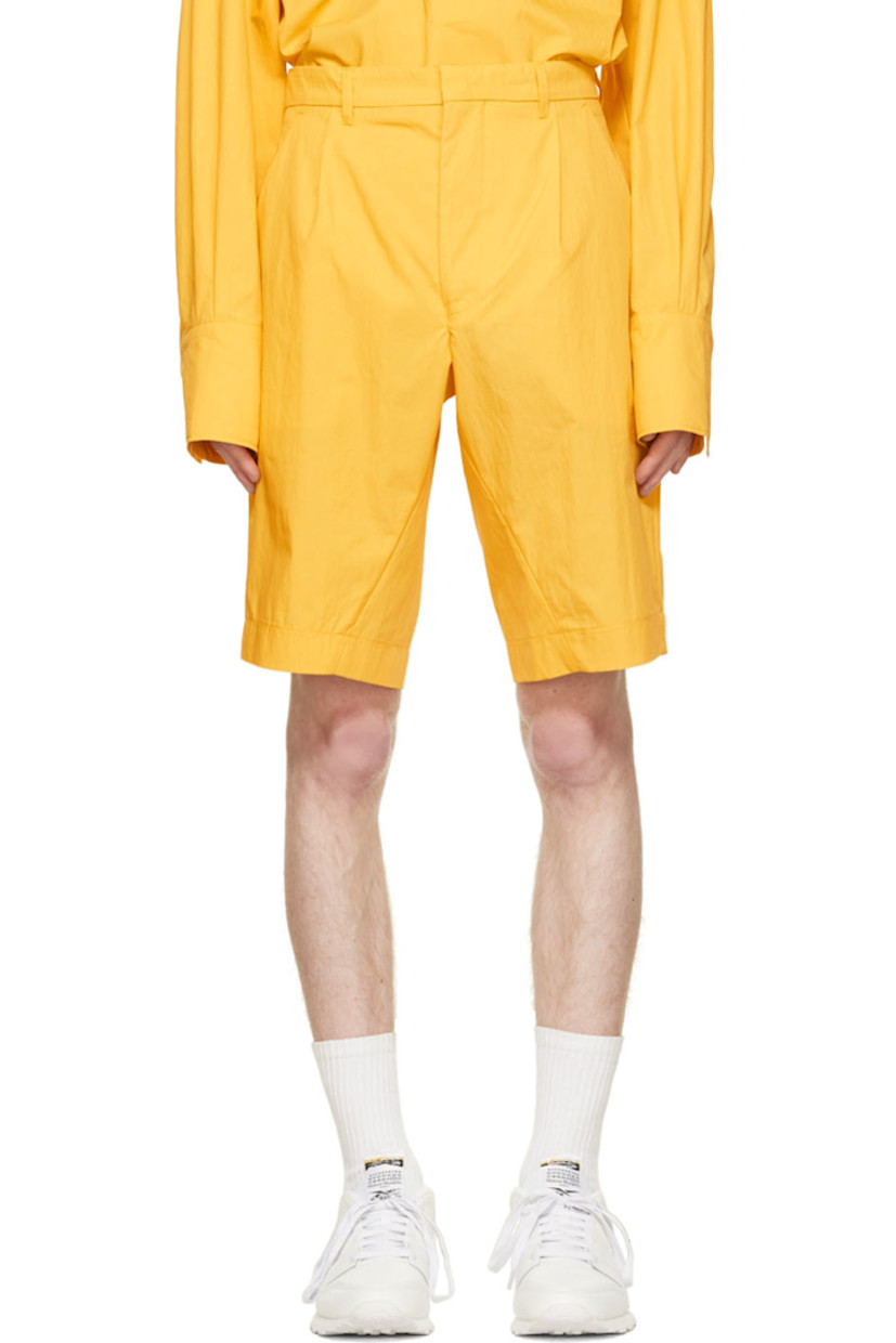 Cotton poplin shorts.

· Belt loops
· Zip-fly
· Twisted inseam
· Three-pocket styling

Supplier color:	Yellow