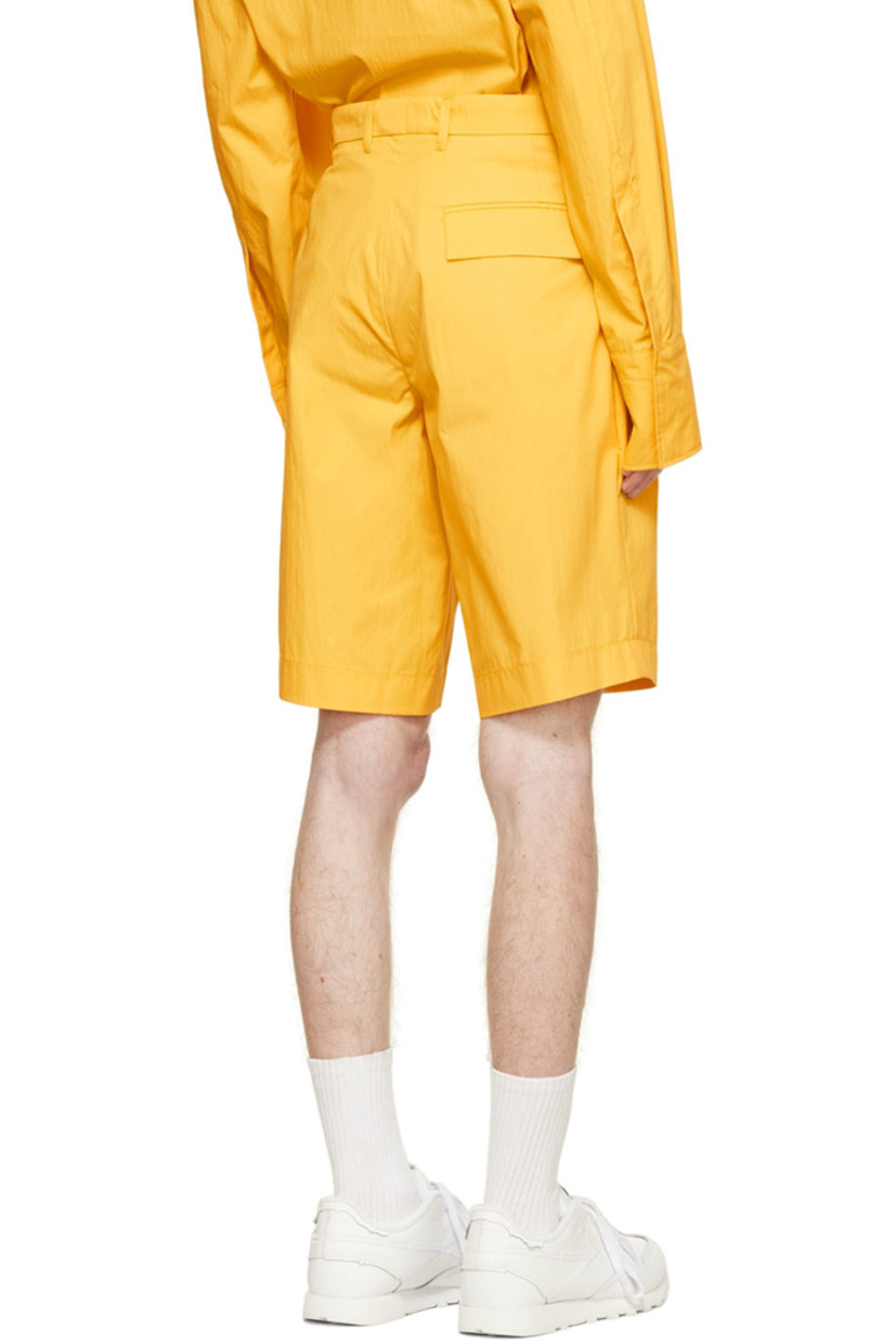 Cotton poplin shorts.

· Belt loops
· Zip-fly
· Twisted inseam
· Three-pocket styling

Supplier color:	Yellow