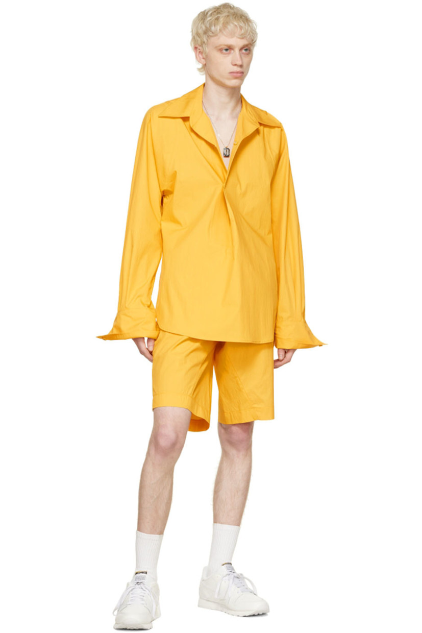 Cotton poplin shorts.

· Belt loops
· Zip-fly
· Twisted inseam
· Three-pocket styling

Supplier color:	Yellow