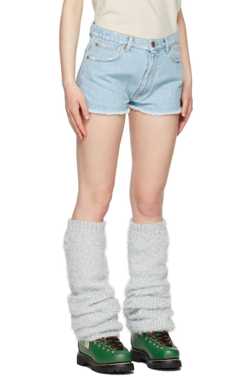 Non-stretch denim shorts. 

· Belt loops
· Zip-fly
· Five-pocket styling
· Frayed hem
· Distressing throughout

Supplier color: Light blue
