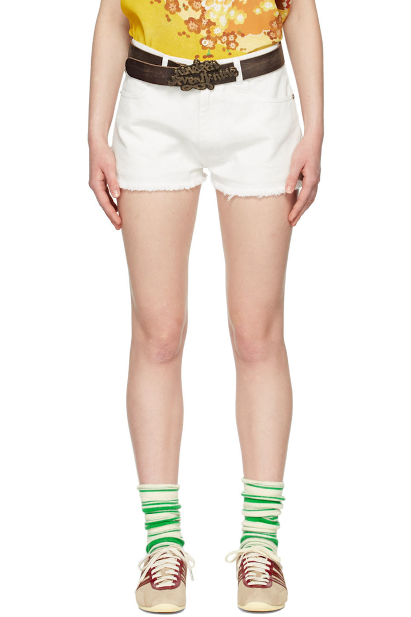 Non-stretch denim shorts. 

· Belt loops
· Zip-fly
· Five-pocket styling
· Frayed hem

Supplier color: Optic white