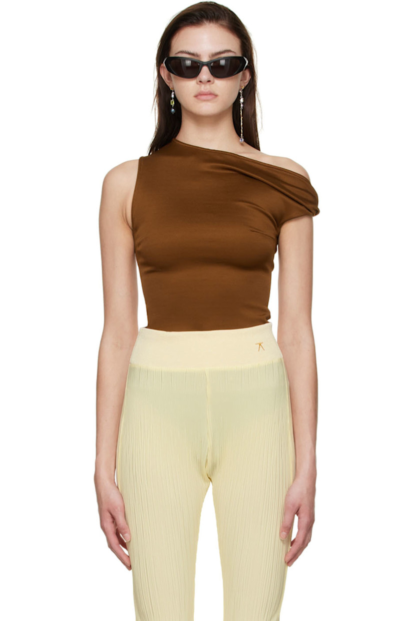 Stretch viscose and nylon-blend jersey T-shirt. Asymmetric construction.

· Modified boatneck
· Twisted detailing at sleeve
· Concealed zip closure at side-seam

Supplier color: Chestnut