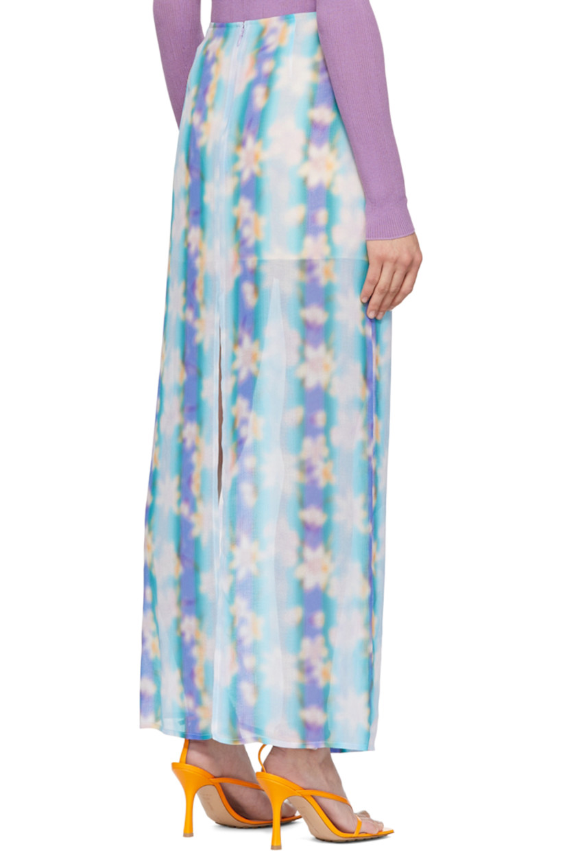 Semi-sheer polyester crepon skirt.

· Zip closure at back
· Central vent at back hem
· Partial satin lining

Supplier color: Lilac