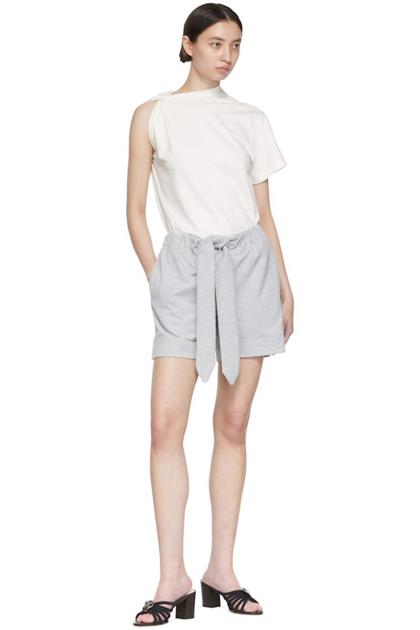 Cotton and recycled polyester-blend sweat shorts.

· Integrated self-tie belt at elasticized waistband
· Two-pocket styling

Supplier color: Marl gray