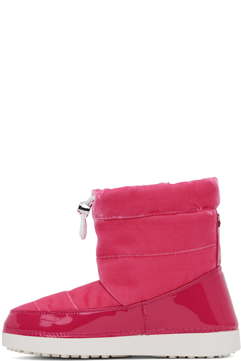 Ankle-high quilted velvet boots in pink. Patent leather trim throughout. 

· Bungee-style drawstring at collar
· Shearling lining
· Textured rubber midsole 
· Treaded rubber outsole 

Supplier color: Rosa