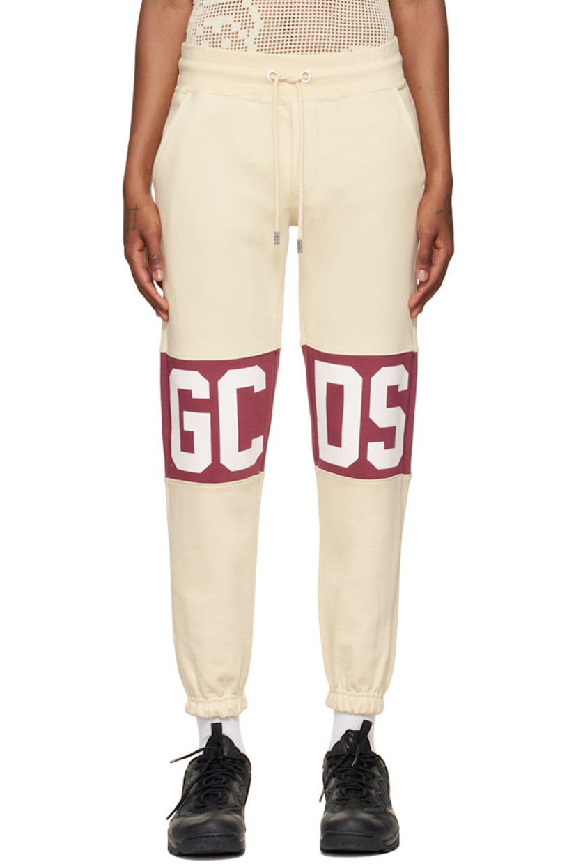 French terry lounge pants.

· Paneled construction
· Drawstring at elasticized waistband
· Three-pocket styling
· Mock-fly
· Logo printed at legs
· Logo flag at side seam
· Elasticized cuffs

Supplier color: Bordeaux