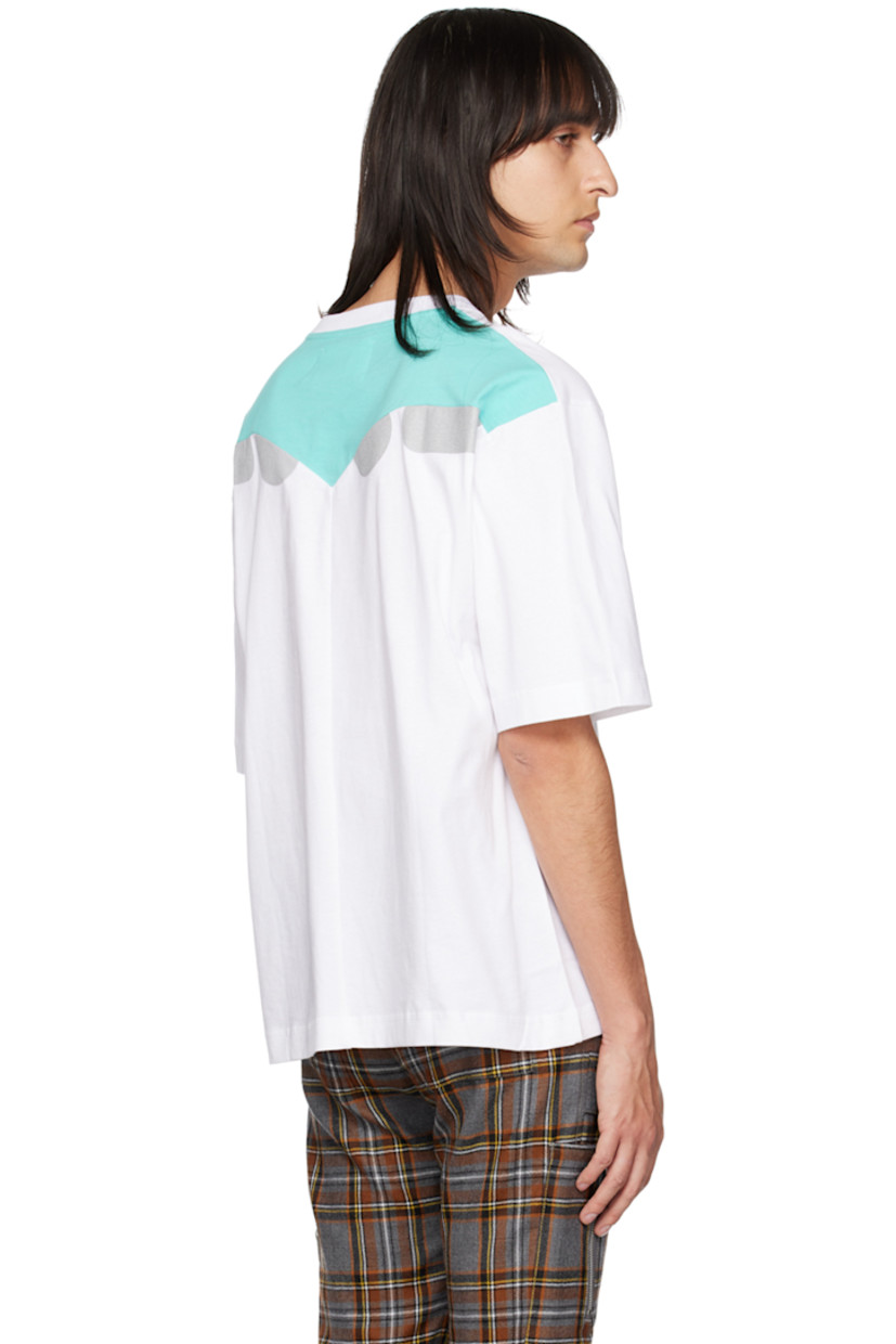 Cotton jersey T-shirt.

· Rib knit crewneck
· Logo graphic embroidered and printed at chest
· Dropped shoulders
· Graphic printed at back collar

Supplier color: White