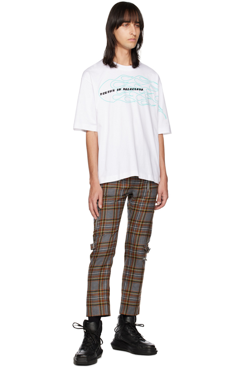 Cotton jersey T-shirt.

· Rib knit crewneck
· Logo graphic embroidered and printed at chest
· Dropped shoulders
· Graphic printed at back collar

Supplier color: White
