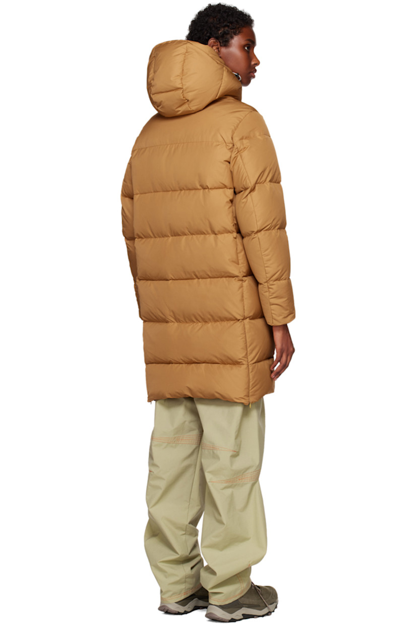 Quilted recycled polyester taffeta recycled down-filled jacket. 

· Bungee-style drawstring at hood
· Stand collar
· Two-way zip closure
· Welt pockets at waist
· Reflective logo printed at cuff
· Full satin lining

Supplier color: Brown sugar

Fill: 100% recycled down.