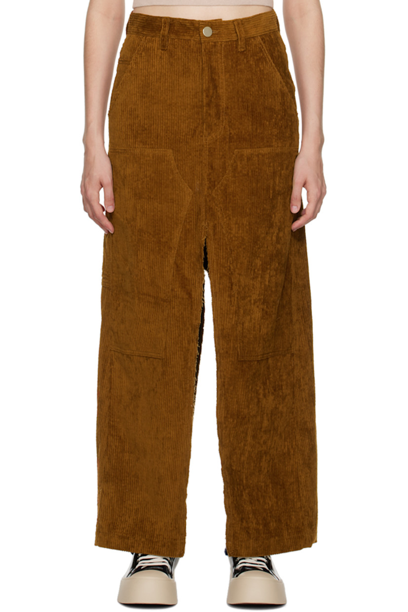 Cotton corduroy skirt.

· Belt loops
· Four-pocket styling
· Zip-fly
· Central vent at front and back hem
· Loop and patch pocket at side seam
· Leather logo patch at back waistband
· O-ring hardware at back

Supplier color: Camel