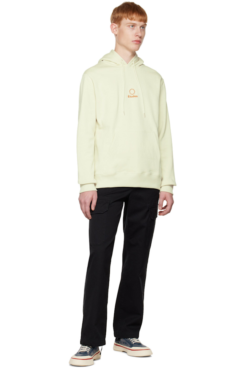 Organic cotton fleece hoodie. 

· Drawstring at hood
· Logo embroidered at front
· Kangaroo pocket 
· Rib knit hem and cuffs

Supplier color: Chalk