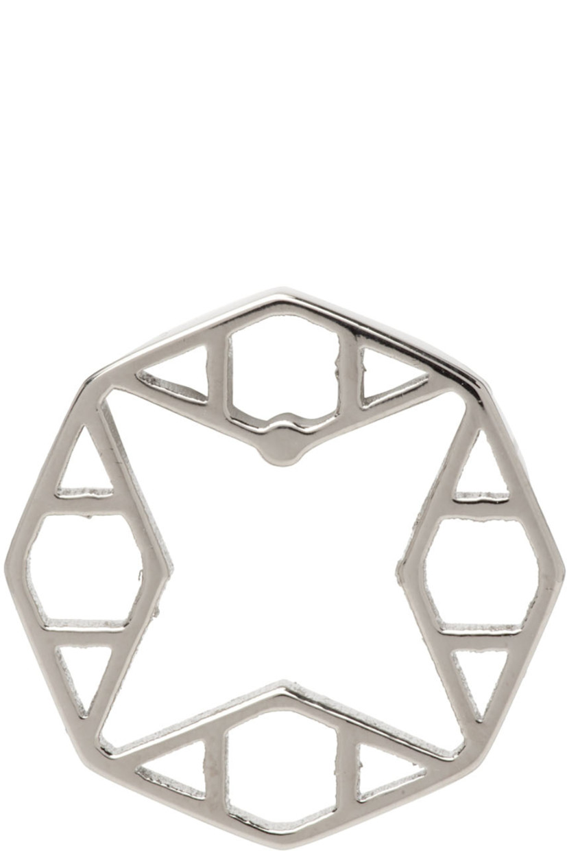 Single hoop earring in silver-tone brass.

· Post-stud fastening
· H0.75 x W0.75 in

Supplier color: Silver