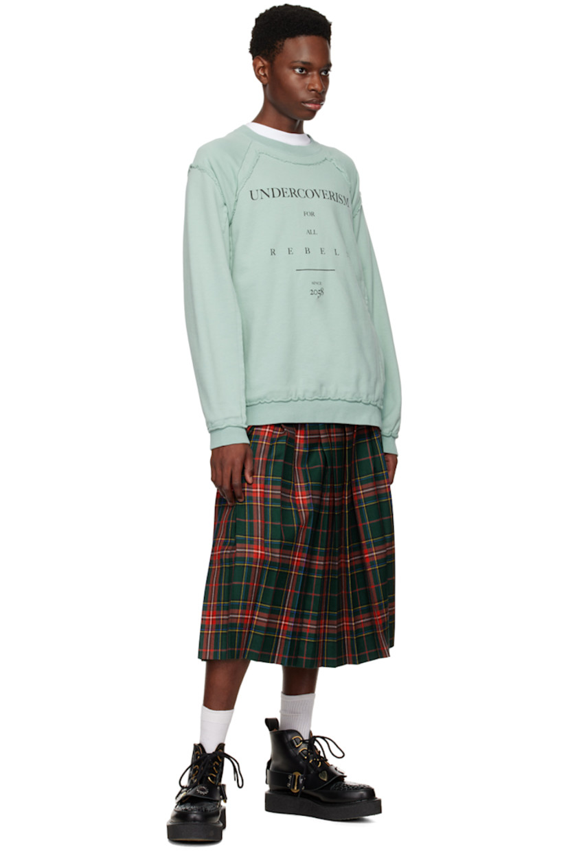 French terry sweatshirt. Raw edges throughout.

· Paneled construction
· Rib knit crewneck, hem, and cuffs
· Logo and text printed at front 
· Seam pockets

Supplier color: Peppermint