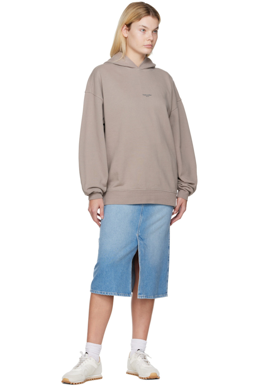 Recycled cotton French terry hoodie.

· Rubberized logo at front 
· Rib knit cuffs and hem

Supplier color: Taupe