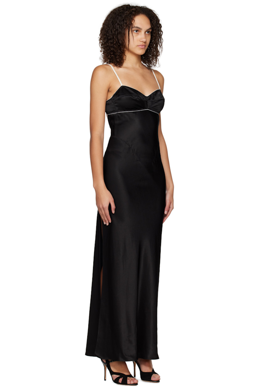 Viscose satin maxi dress. Overlock stitching and piping throughout.

· Sweetheart neck
· Vent at side seam
· Adjustable elasticized ruched shoulder straps
· Hook-eye fastening and cutout at back

Supplier color: Black