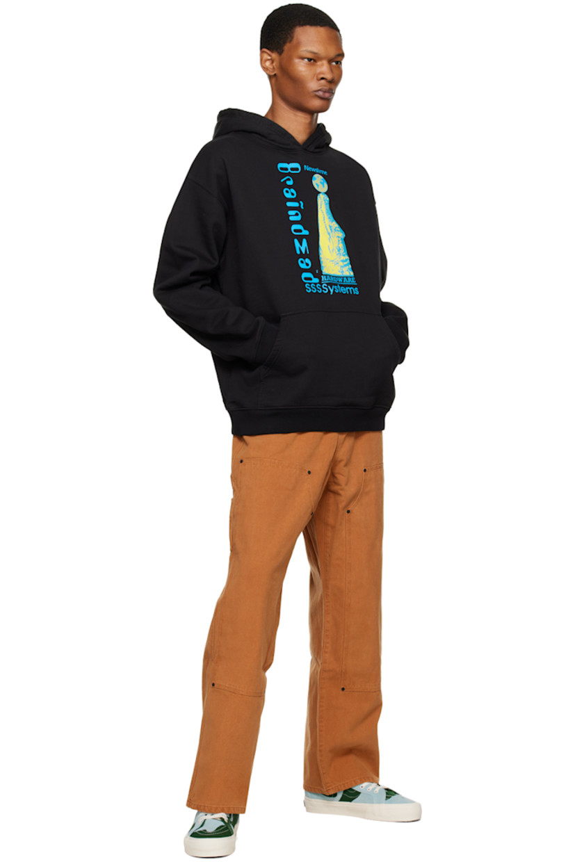 Cotton fleece hoodie.

· Logo graphic printed at front and back
· Kangaroo pocket
· Rib knit hem and cuffs
· Dropped shoulders

Supplier color: Black