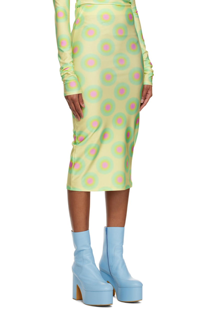 Stretch nylon skirt. 

· Graphic pattern printed throughout
· Elasticized waistband

Supplier color: Pastel green
