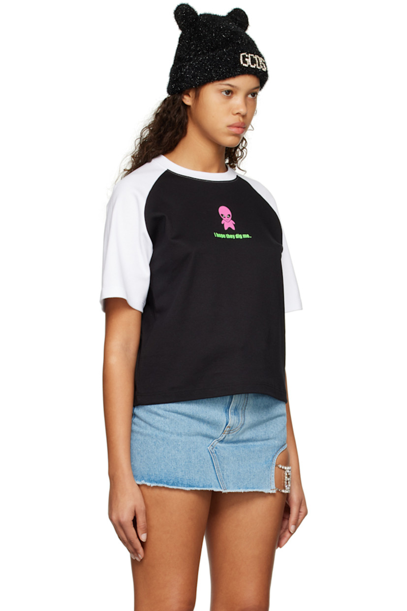 Cotton jersey T-shirt.

· Graphic printed at face
· Raglan sleeves
· Logo printed at back collar

Supplier color: Black
