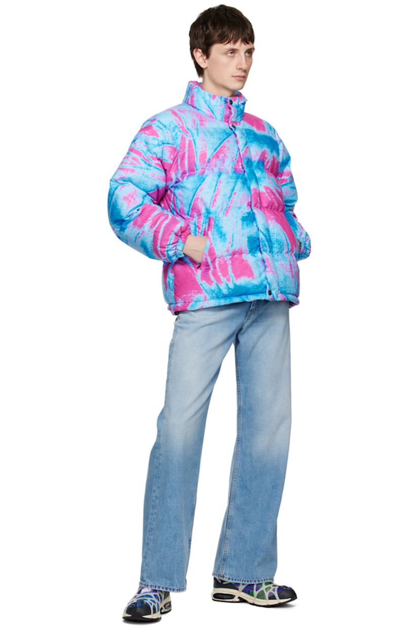 Down-filled quilted nylon poplin jacket. Graphic pattern printed throughout.

· Funnel neck
· Zip closure
· Zip pockets
· Elasticized cuffs
· Logo embroidered at back
· Full taffeta lining

Supplier color: Pink/Blue

Fill: 90% down, 10% feather.