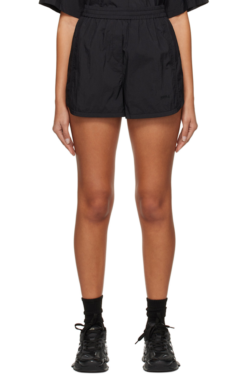 Nylon ripstop shorts.

· Concealed drawstring at elasticized waistband
· Two-pocket styling 
· Mock-fly
· Logo embroidered at cuff 
· Full mesh lining 

Supplier color: Black