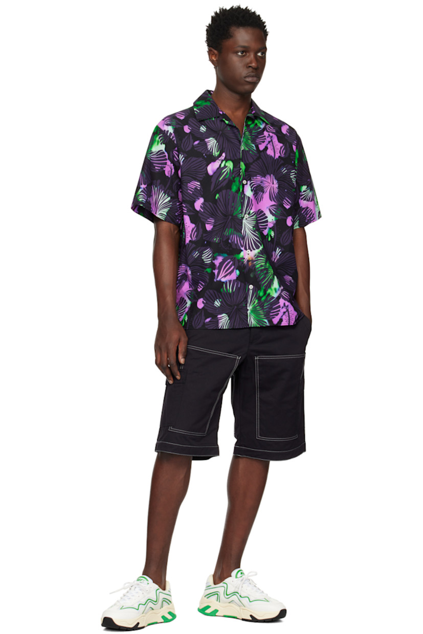 Cotton twill shorts.

· Belt loops
· Four-pocket styling
· Button-fly
· Logo embroidered at waist
· Patch pockets at front
· Flap pocket at outseams
· Contrast stitching in white

Supplier color: Black