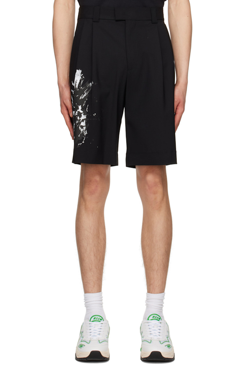 Lightweight plain-woven stretch wool shorts.

· Belt loops
· Four-pocket styling
· Zip-fly
· Pleats at waist
· Graphic printed at front and back
· Logo flag at back waistband

Supplier color: Black
