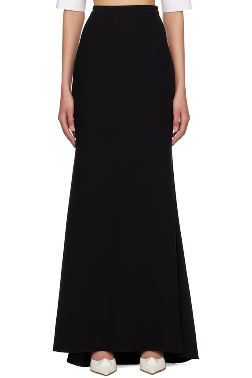 Silk crepe maxi skirt. 

· Concealed zip closure at side seam
· Flared hem

Supplier color: Black