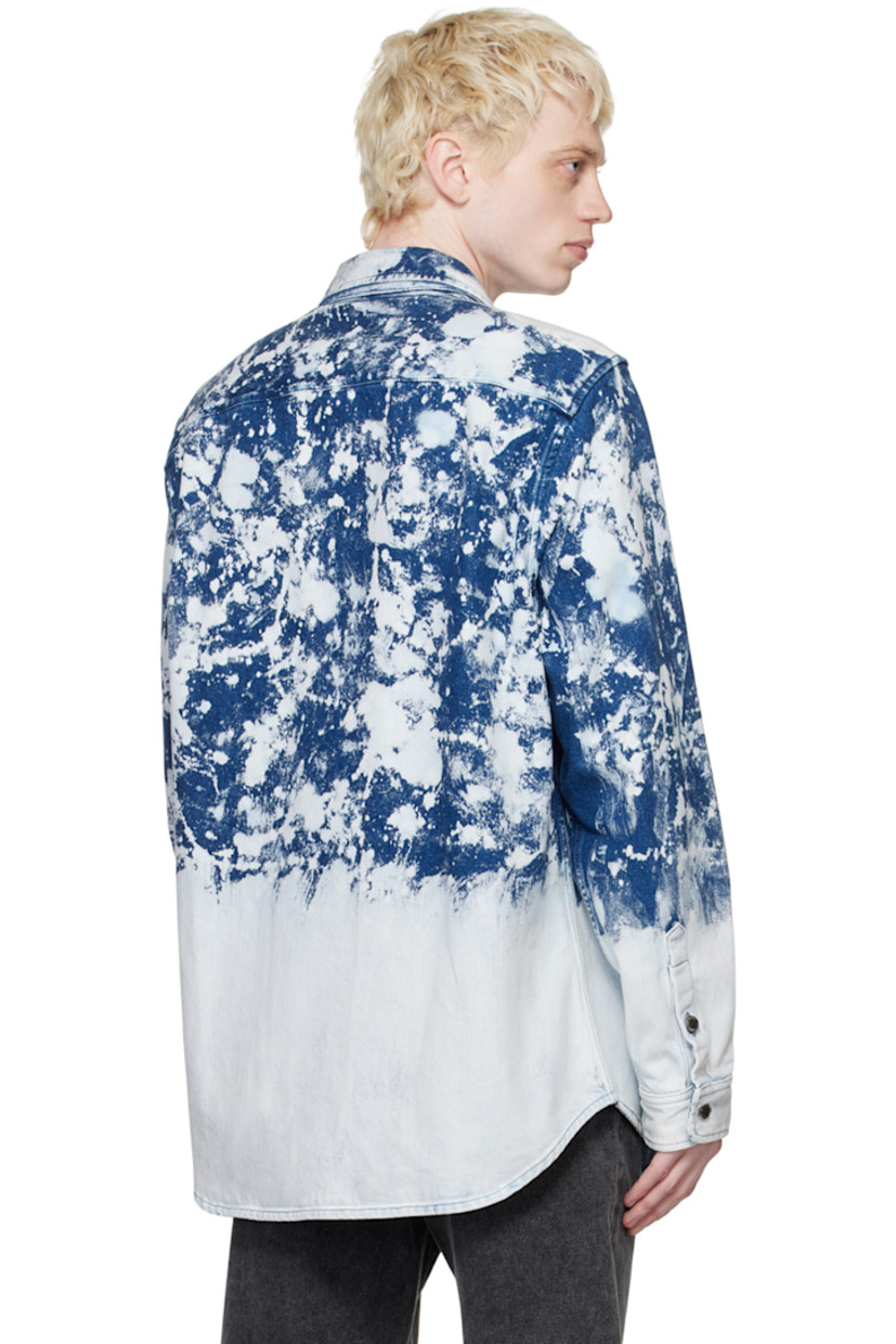 Non-stretch denim jacket. Fading and acid wash effect throughout.

· Spread collar
· Button closure
· Patch pocket
· Shirttail hem
· Two-button barrel cuffs
· Logo-engraved silver-tone hardware

Supplier color: Acid splatter blue