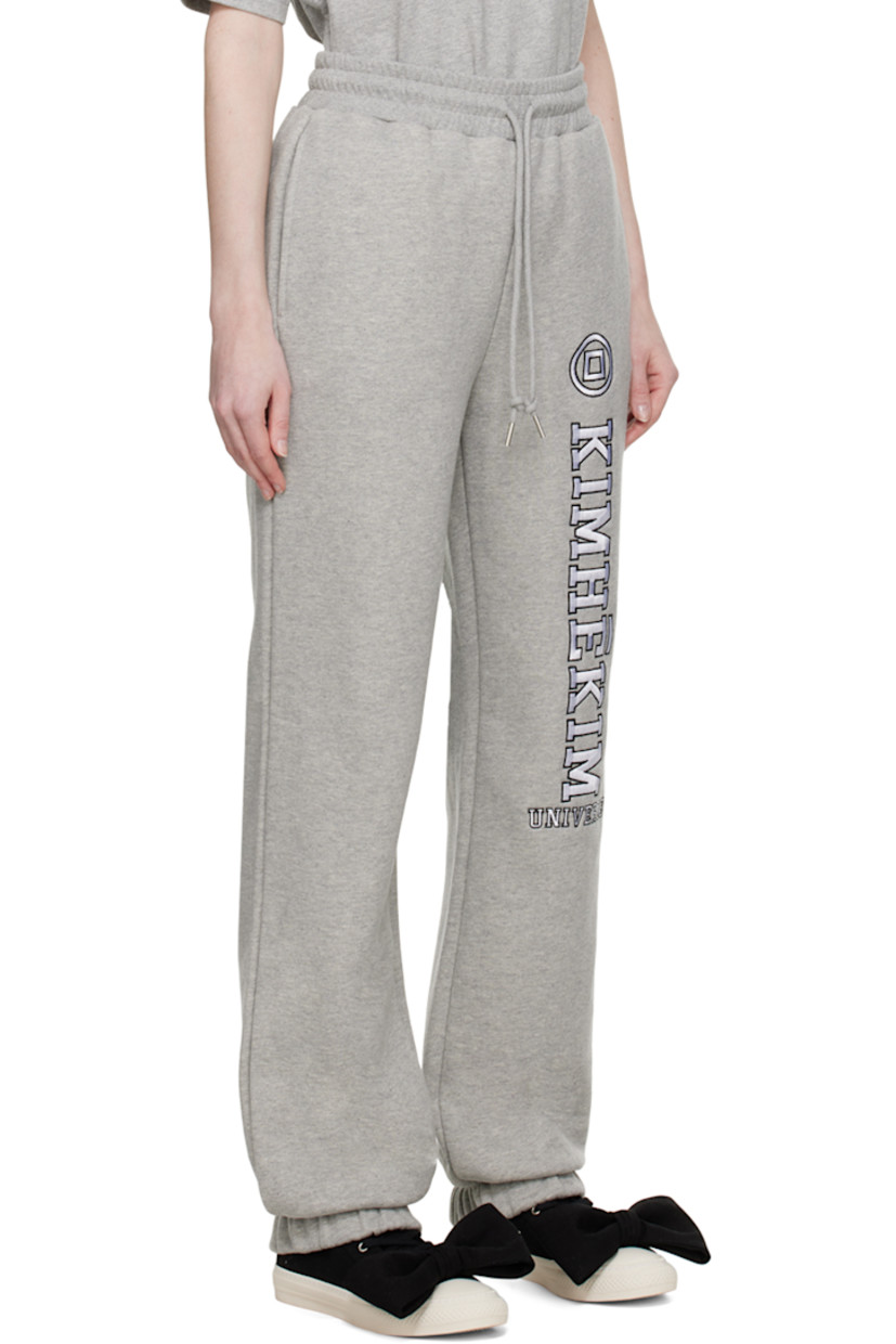French terry lounge pants. 

· Drawstring at elasticized waistband
· Two-pocket styling
· Logo embroidered at front
· Elasticized cuffs

Supplier color: Grey