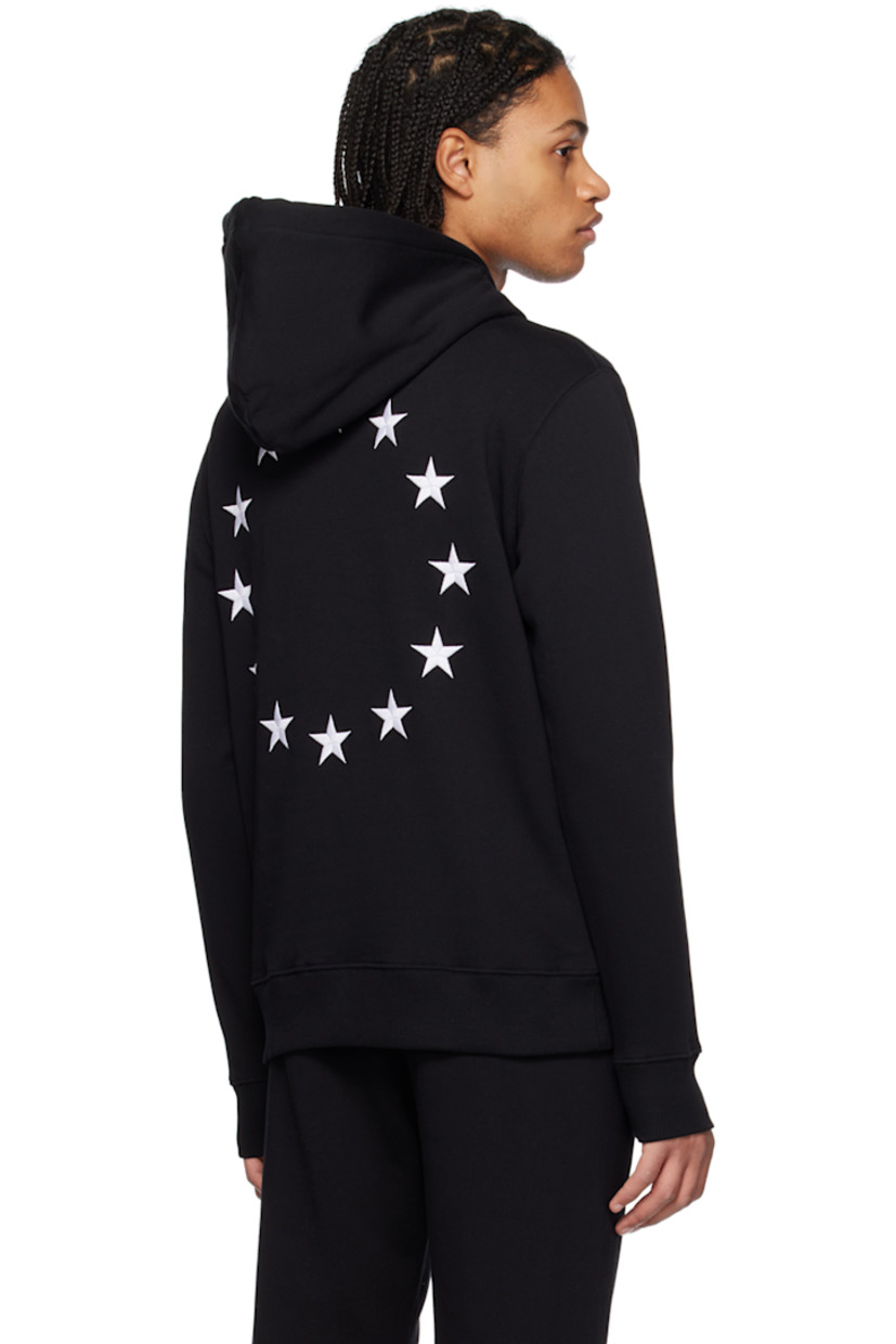 Organic cotton fleece hoodie.

· Drawstring at hood
· Logo embroidered at chest and back
· Kangaroo pocket
· Rib knit hem and cuffs

Supplier color: Black
