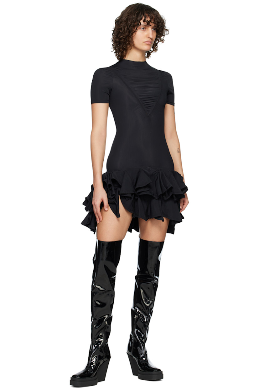 Knee-high patent leather boots in black. 

· Square toe
· Zip closure at inner sides
· Buffed leather lining in beige 
· Rubber wedge heel 
· Treaded rubber platform sole
· Platform: H1.5 in
· Heel: H5 in

Supplier color: Black