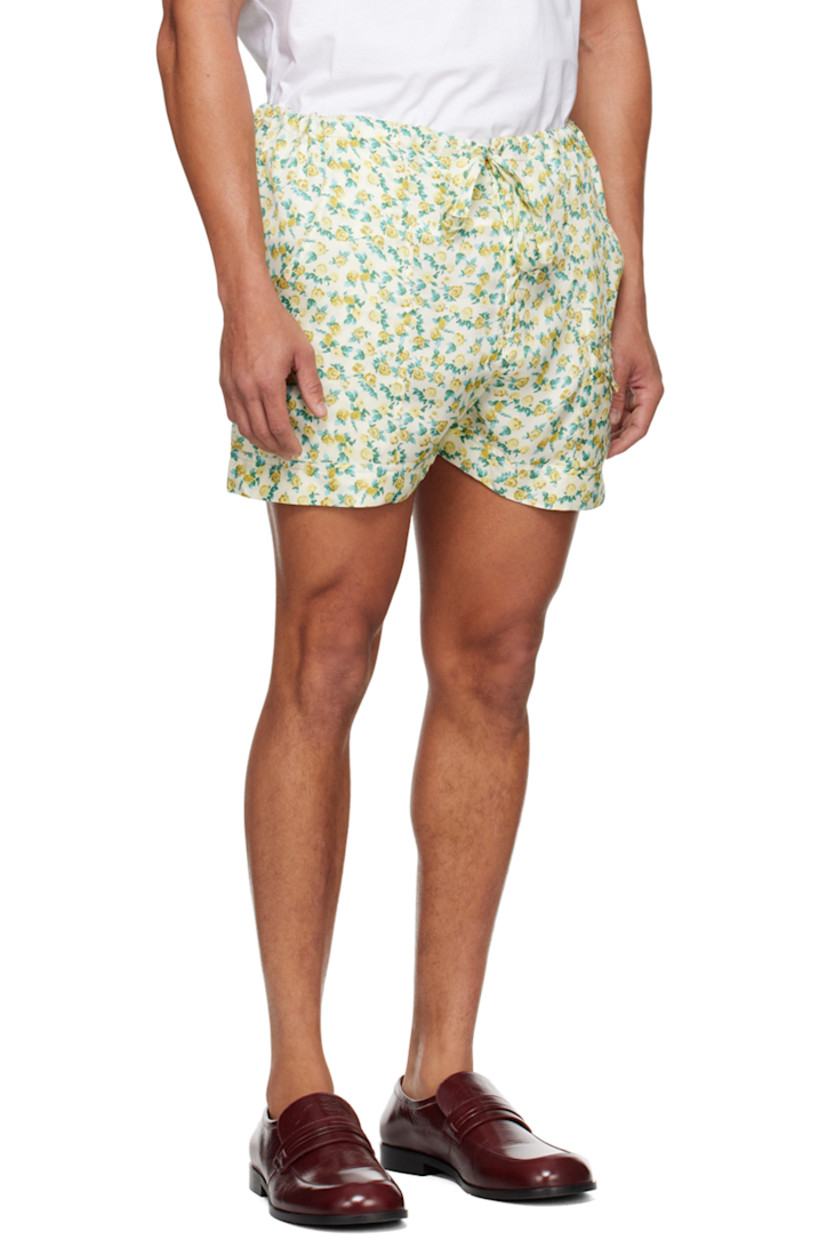 Viscose twill shorts. Floral pattern printed throughout.

· Drawstring at waistband
· Three-pocket styling
· Button-fly
· Zip pocket at front

Supplier color: Flower print