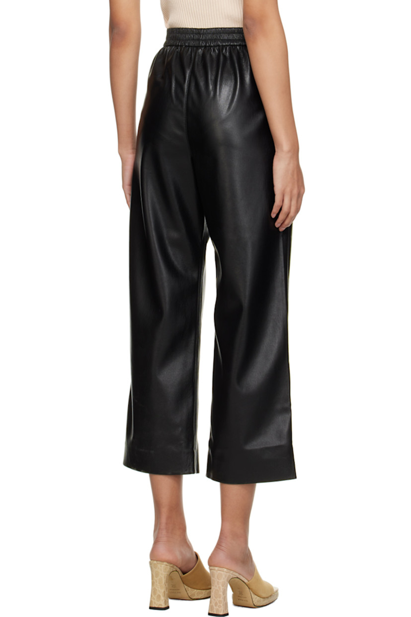 OKOBOR™ grained vegan leather trousers.

· Elasticized waistband
· Two-pocket styling
· Mock-fly

Supplier color: Black
