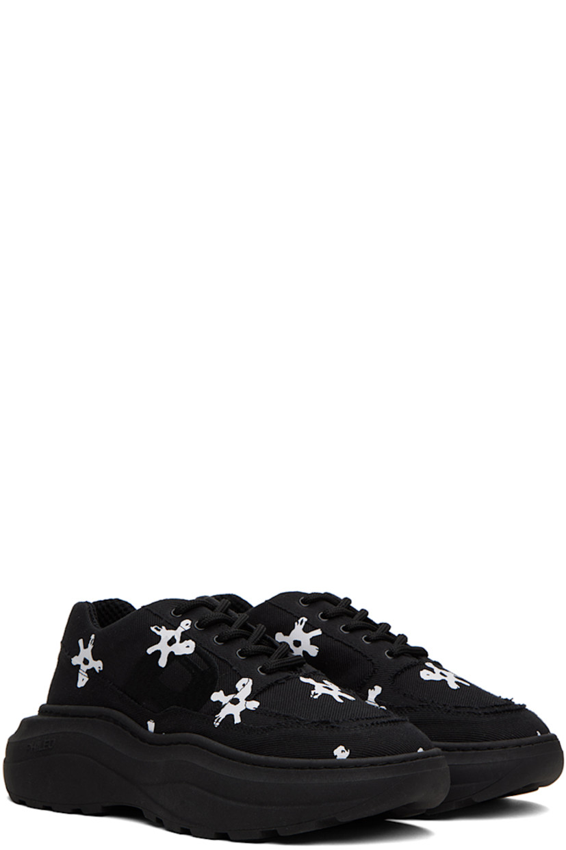 Low-top canvas sneakers in black. Raw edges and floral pattern printed throughout.

· Lace-up closure
· Padded tongue and collar 
· Logo embroidered at outer side
· Mesh lining
· Logo embossed at platform rubber midsole
· Treaded recycled rubber outsole
· Platform: H2 in 

Supplier color: White flower black