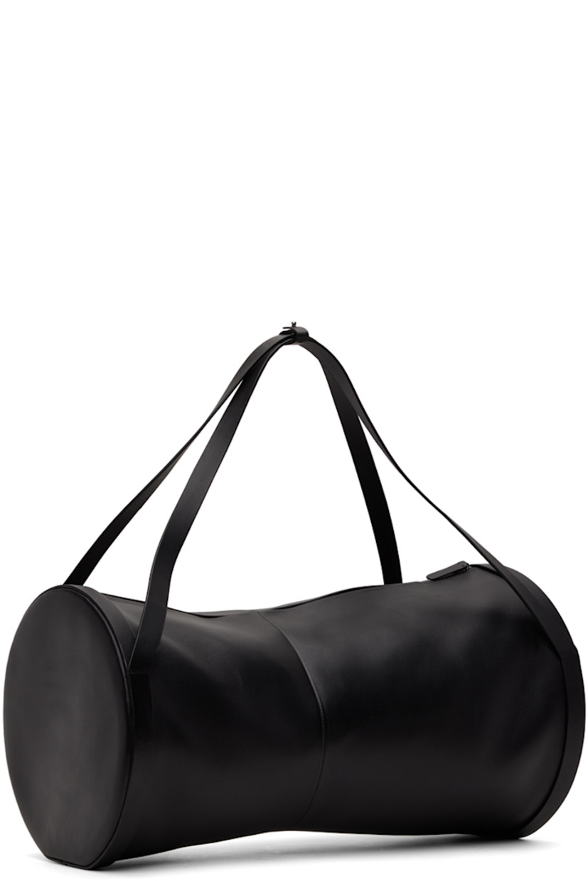 Structured buffed calfskin messenger bag in black. 

· Adjustable shoulder straps 
· Zip closure 
· Twill lining 
· H11 x W19.5 x D10 in 

Part of the ECCO.kollektive x Isaac Reina collaboration. 

Supplier color: Black