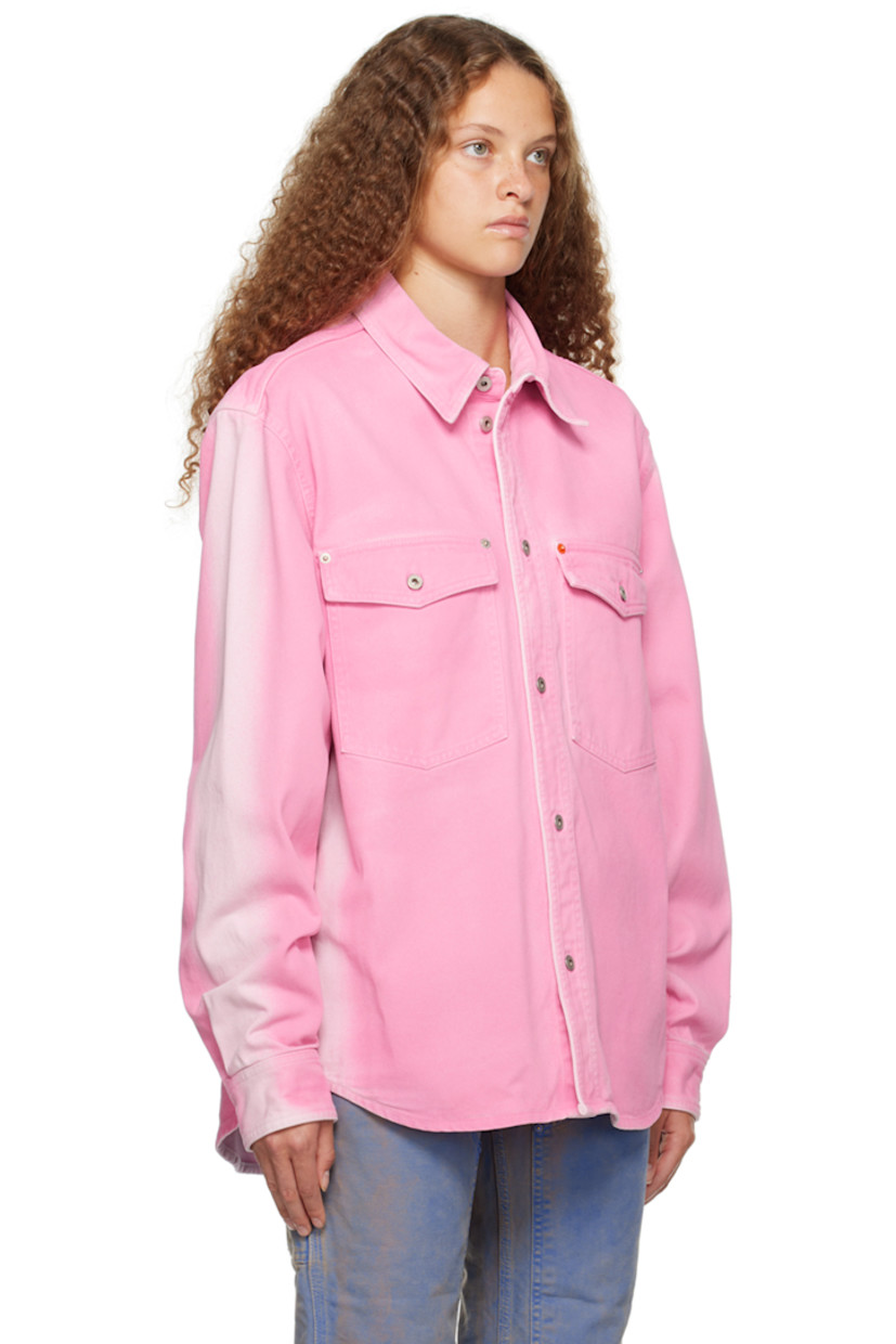 Non-stretch denim jacket. Fading throughout.

· Spread collar
· Button closure 
· Flap pockets
· Shirttail hem
· Logo patch at sleeve
· Single-button barrel cuffs
· Keeper loop and box pleat at back yoke 
· Unlined

Supplier color: Fuchsia pink