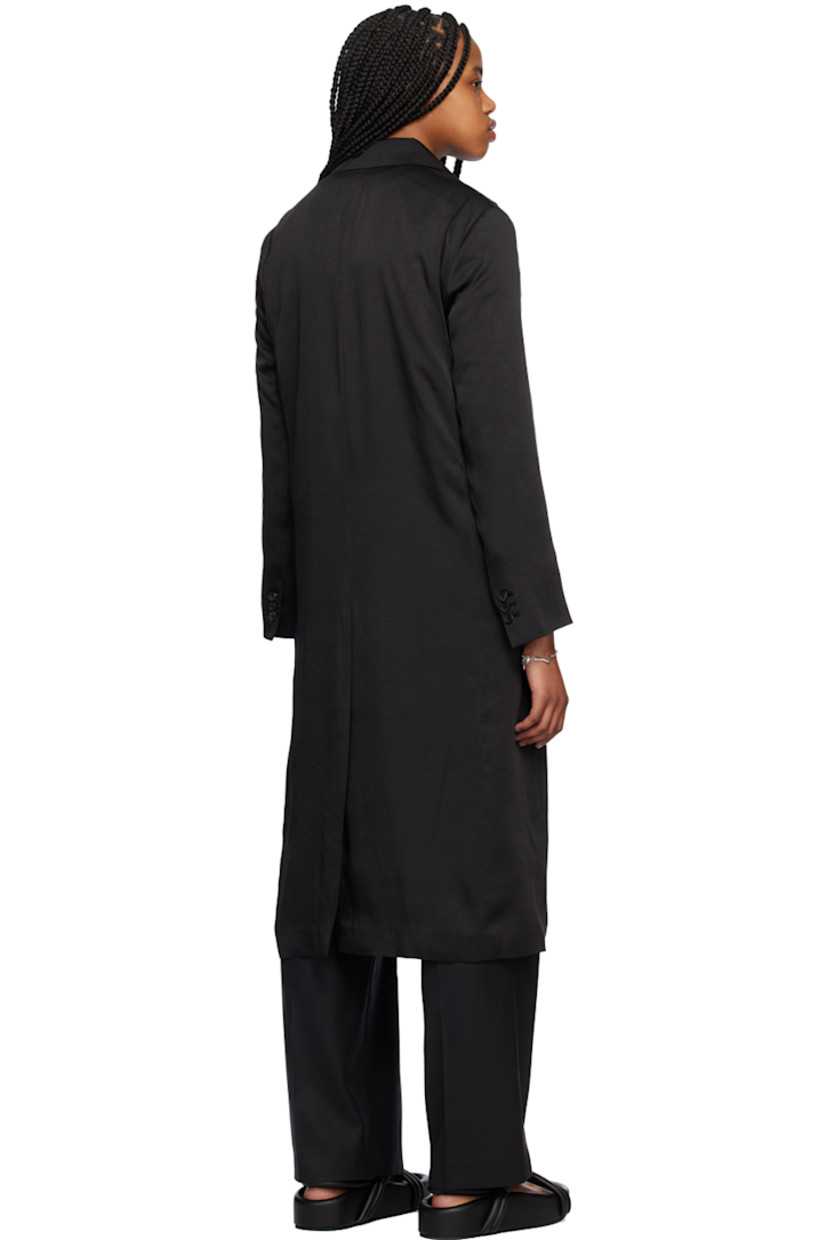 Polyester crushed satin coat. 

· Notched lapel
· Button closure
· Flap pockets
· Three-button surgeon's cuffs
· Central vent at back hem
· Full cupro satin lining

Supplier color: Black