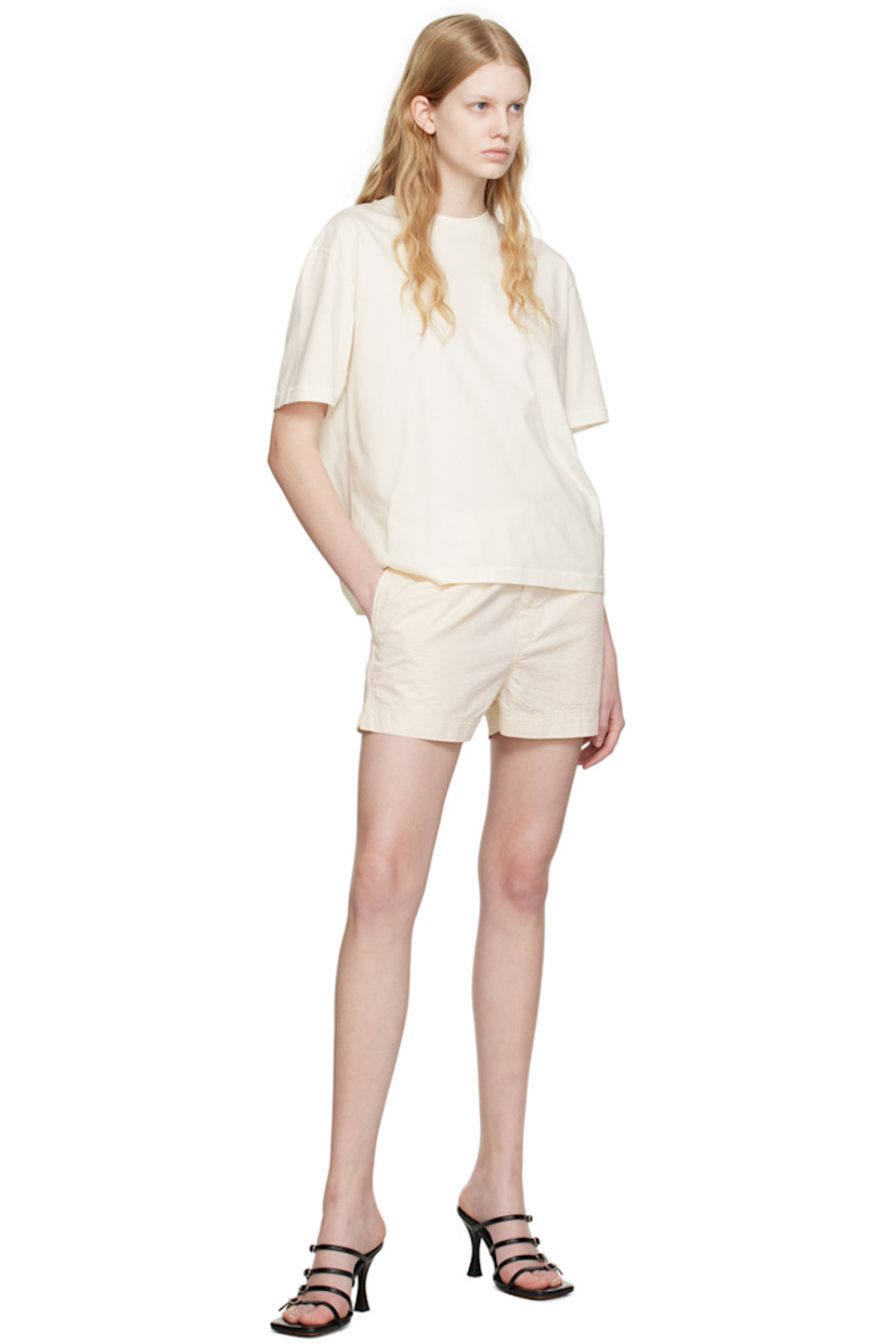 Cotton seersucker shorts. 

· Drawstring at elasticized waistband 
· Three-pocket styling
· Mock-fly
· Vented outseams

Supplier color: Off-white